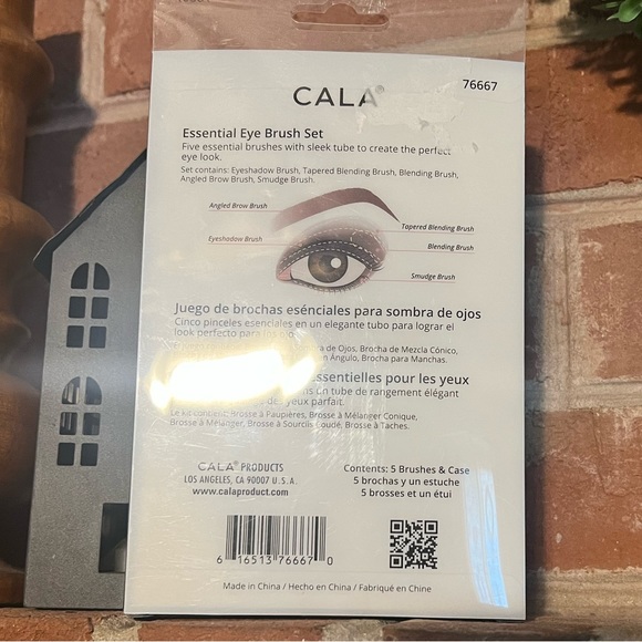 CALA | EYE NEED IT | ESSENTIAL EYE BRUSH SET - Picture 5 of 5